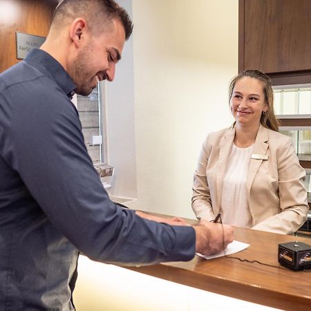 Hotel Osterkrug フースム エクステリア 写真