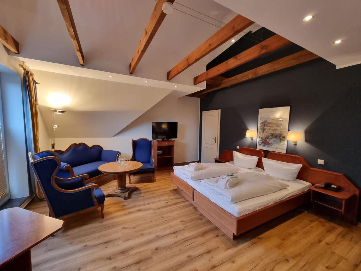 Hotel Osterkrug フースム エクステリア 写真