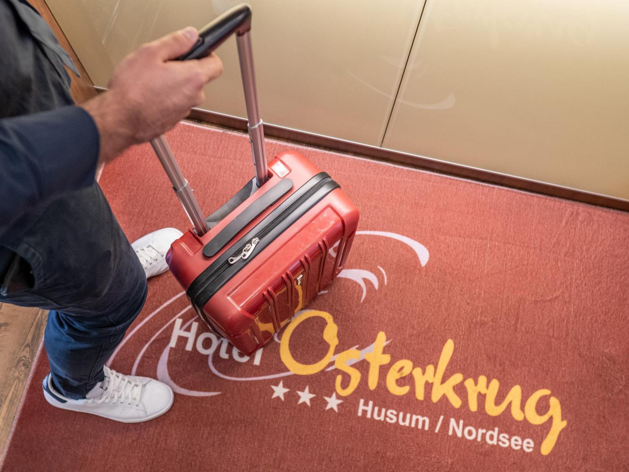 Hotel Osterkrug フースム エクステリア 写真
